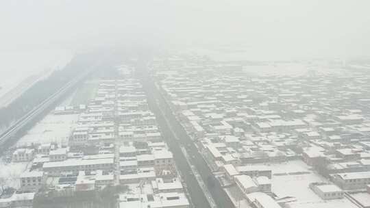 航拍雪景公路