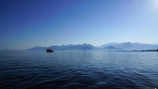 海洋 游轮  游客 山水 风景