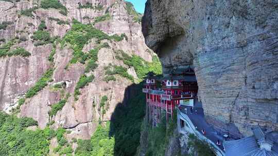 航拍福建漳州平和灵通岩悬空寺青云寺