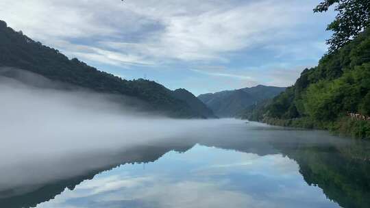 湖南郴州雾漫小东江