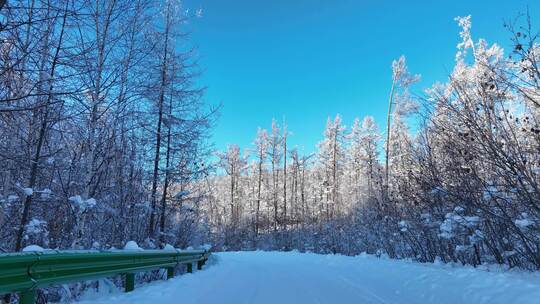 大兴安岭冬天雪景林间道路视频素材模板下载