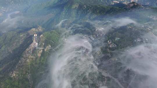 泰山高空云雾缭绕