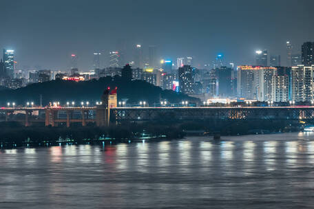 南京长江大桥背景城市天际线夜景