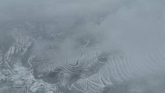 东白山雪后风车云海风光4K