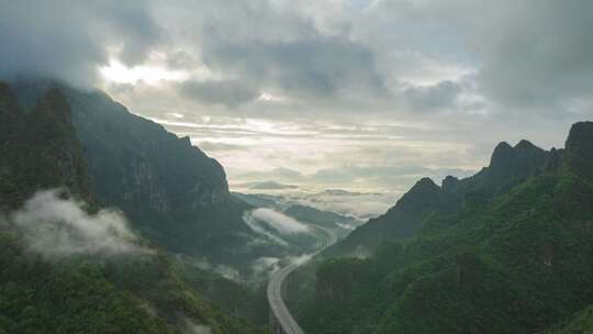 广西贵港平南北帝山清晨高速公路山景