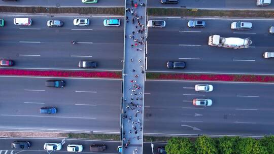 城市交通布心路车流洪湖天桥人潮C视频素材模板下载