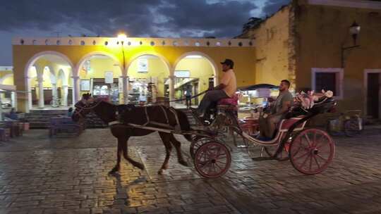 墨西哥伊萨马尔小镇广场