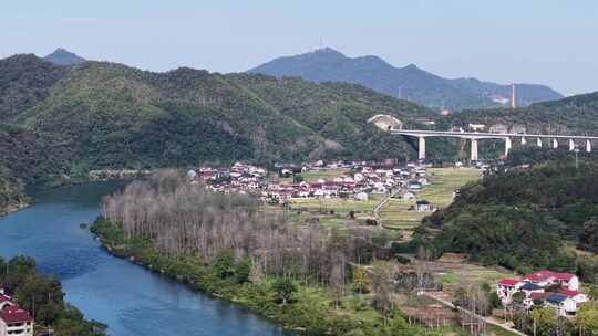 依山傍水美丽乡村航拍