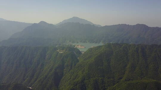 江西水坝航拍水库山脉河流大远景