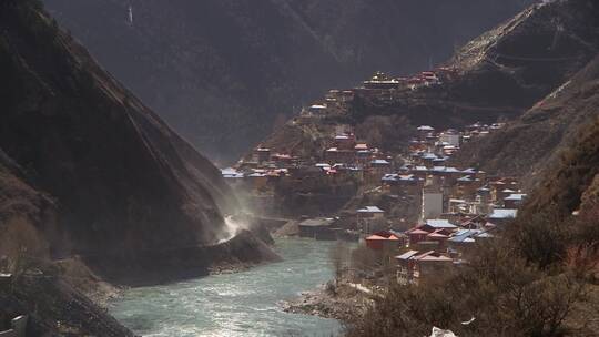 川藏 西藏 藏区  藏族 村落 藏族村落视频素材模板下载