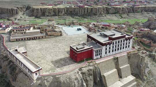 西藏拉加里王宫