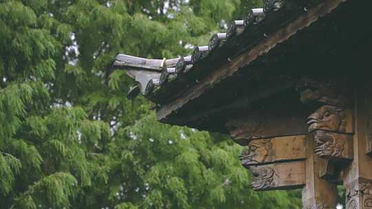 下雨天的中国古建筑屋檐视频素材模板下载