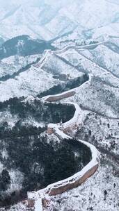 ｛精品长城可商用｝俯瞰悬壁长城雪景