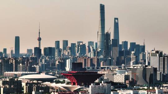 4K航拍上海高楼大厦长焦城市东方明珠中国馆