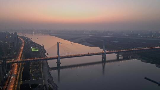 武汉天兴洲大桥后拉镜头