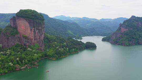 空中拍摄铜钹山景区