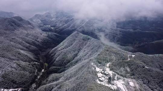 中国山区风力发电车新能源航拍视频