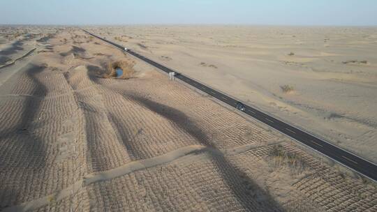新疆塔克拉玛干沙漠公路旅行视频素材模板下载