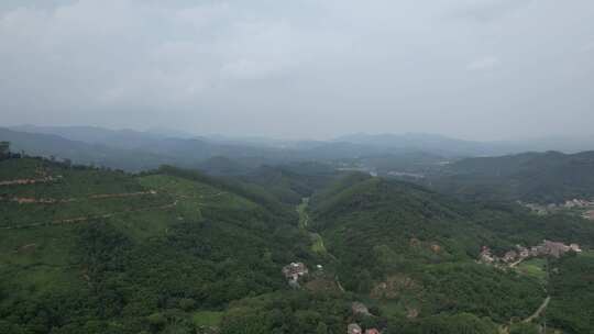 层峦叠嶂是山岭航拍