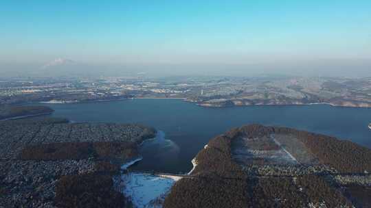 航拍森林城市河流