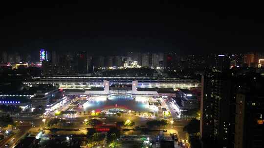 俯瞰视角下灯火通明的火车站夜景九江站夜景