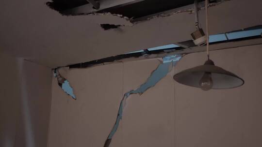 破烂倒塌房屋地震豆腐渣工程视频素材模板下载