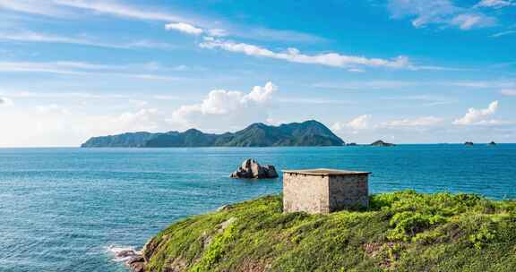 深圳大鹏半岛东冲海岸观三门岛的清晨