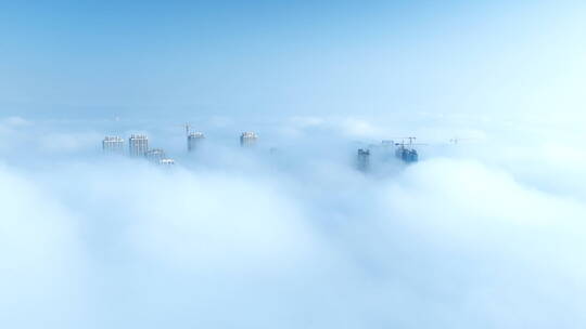 延时摄影航拍云雾中的城市