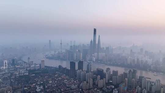 上海陆家嘴城市风光秋天晨雾