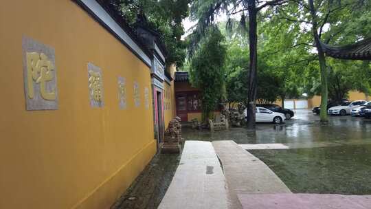 古建筑下雨素材苏州北寺塔实拍