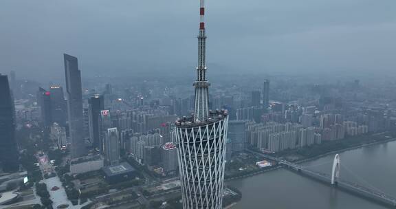 航拍广州塔城市傍晚