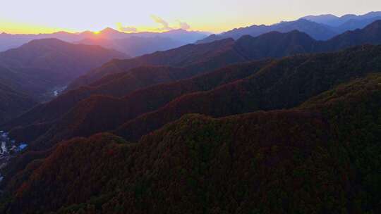 群山 秦岭落日