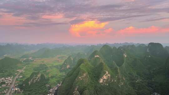 桂林漓江晚霞航拍风光风景