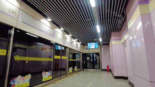 上海城市地铁乘客乘车人流视频素材
