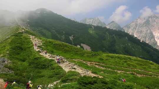 徒步登山爬山