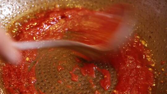 厨师炒制番茄酱酸甜料汁 (4)视频素材模板下载