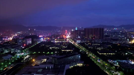 航拍深圳龙岗城市夜景 公路南北走向车流