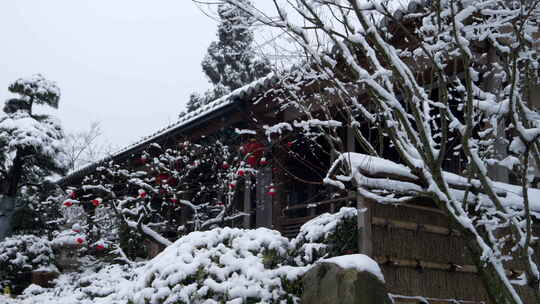 杭州径山寺中式建筑雪景