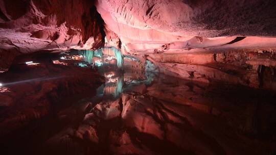 亚洲洞穴，各种地质风貌