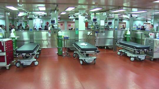 美国海军医院船内部医疗设施视频素材模板下载
