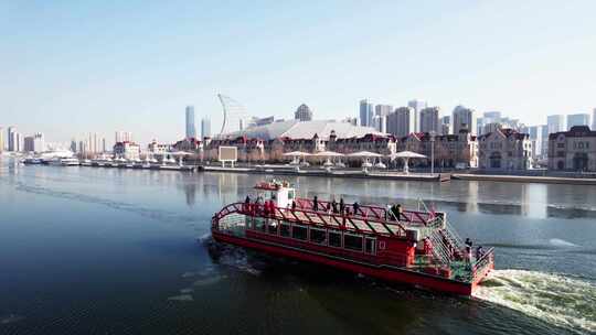 冬季海河冰面游船城市旅游风光