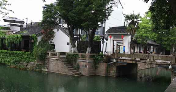 清晨春雨谷雨江南水乡古街 苏州平江路