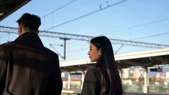 站台上的离别背影