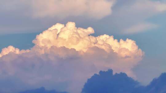 航拍平原地区局部下雨暴雨雨幕夕阳乌云