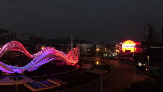 航拍武汉新冠封城光谷广场雕塑彩灯 推 夜景