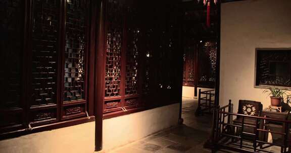 中式古建筑夜间门窗室内设计