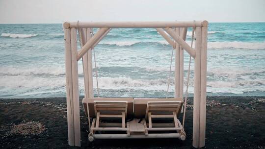 海边的秋千躺椅视频素材模板下载