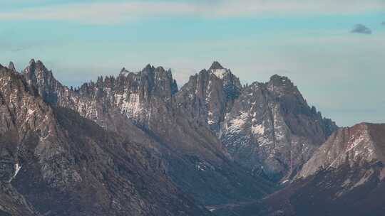 4k航拍青海久治年保玉则山峰