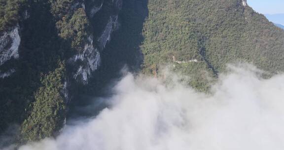 张家界茅岩河峰恋溪