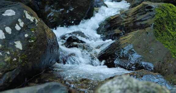 水流水河流山泉水白酒酿酒溪流大自然